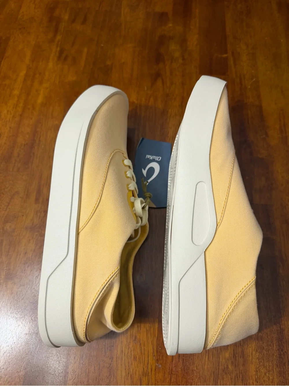 Brand New OluKai Hawaii Men's Tradewind Size 9 Medium Shoes MSRP $110
